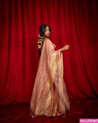 Maitreyi Ramakrishnan [ maitreyi-ramakrishnan ] - Can you imagine me swiping your cards