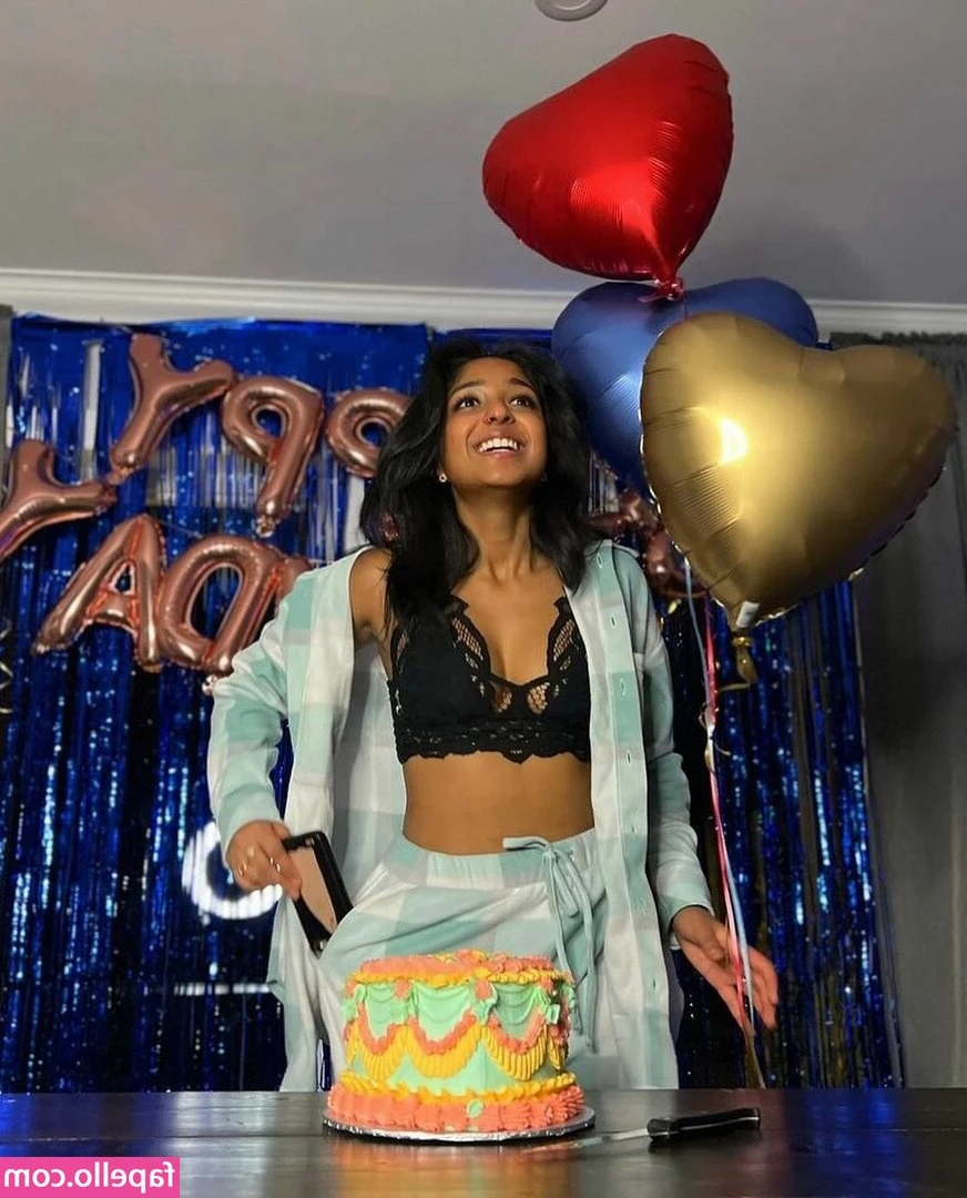 Maitreyi Ramakrishnan [ maitreyi-ramakrishnan ] - First 50 people to add @birthdayhead18 will get a free orgy video and