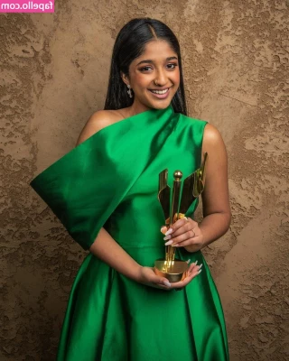 Maitreyi Ramakrishnan [ maitreyi-ramakrishnan ] - A pretty girl always needs pretty lingerie🤭 I have a whole