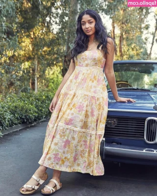 Maitreyi Ramakrishnan [ maitreyi-ramakrishnan ] - "👩‍⚕️ Doctor or 👮‍♀️ police officer? Which uniform