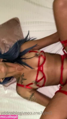 babykayy - Put your face between them
