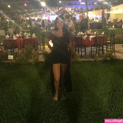 Karen Garcia [ karen-garcia ] - Oi, heyyy did ya know IM Brasilian? Somebody asked me this morning.