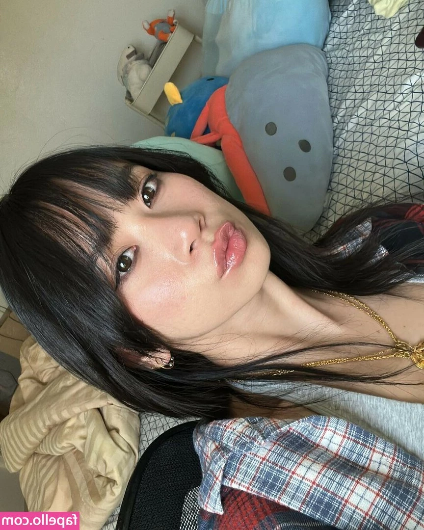kiri_amari [ kiri-amari-2 ] - I want to play with you  I m your little whore