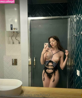 esteladior - This lingerie would look a lot better on your bedroom floor