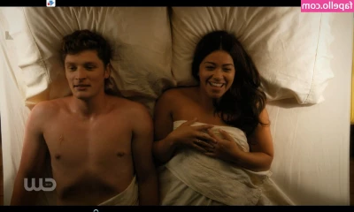 Gina Rodriguez [ gina-rodriguez ] - Look at those veins pop  pop  poppin      footfetish  feet 