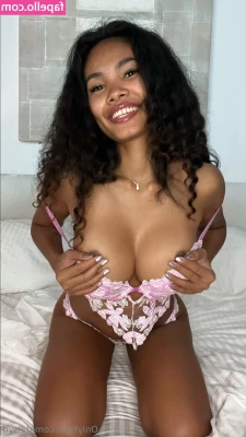 daisyd - Who wants to see my feet in action   Special Requests available 