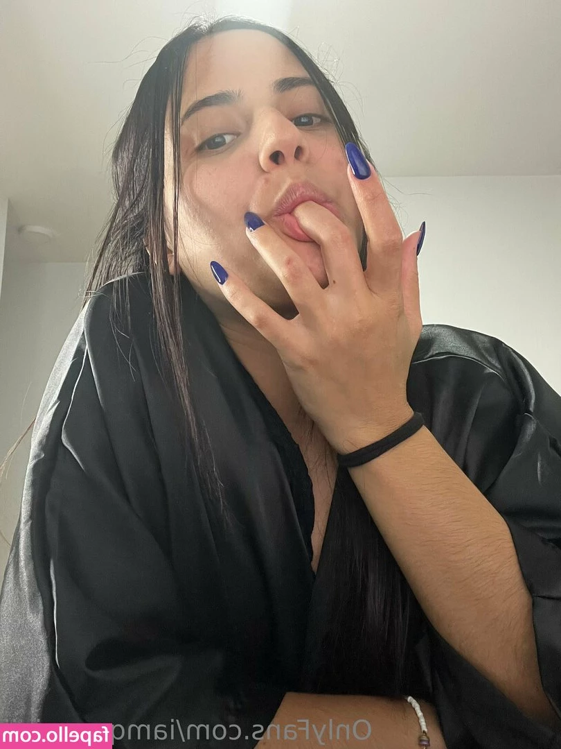 iamqueenjaii - Share my bath with meeee 🤪💦💦💦🙊😍🍉🍉