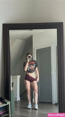 kendallaaliyah - join me baby .....I am playing in my bad 🥵🥵 I want something