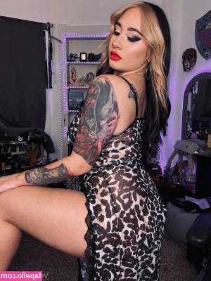 VeronicaRae - I m so horny today  are u the same   message me annd lets play