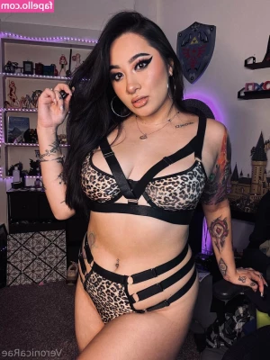 VeronicaRae - Relaxing thinking about that good dick I just got and wanting more 