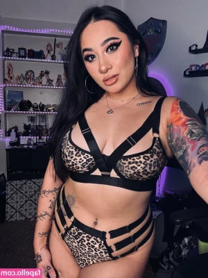 VeronicaRae - Gonna fuck myself with my dildo later 😜