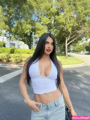 Valeria Carruyo [ valeria-carruyo ] - I ll make you my  pet