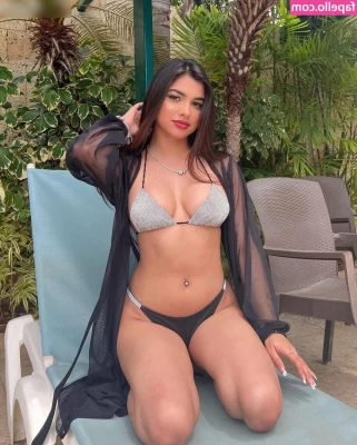 Valeria Carruyo [ valeria-carruyo ] - Paying some more