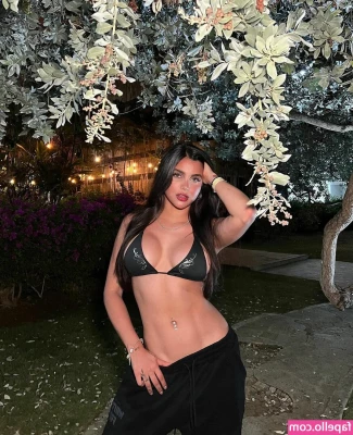 Valeria Carruyo [ valeria-carruyo ] - Live for a little...come through!!