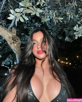 Valeria Carruyo [ valeria-carruyo ] - Hmmmm