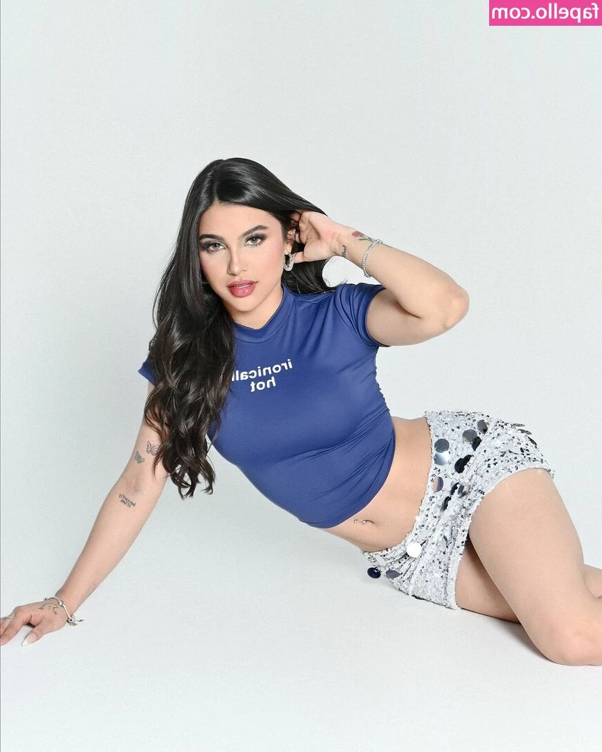 Valeria Carruyo [ valeria-carruyo ] - PHOTO SET  fetish theme   bon soleil instagram com joesgarage