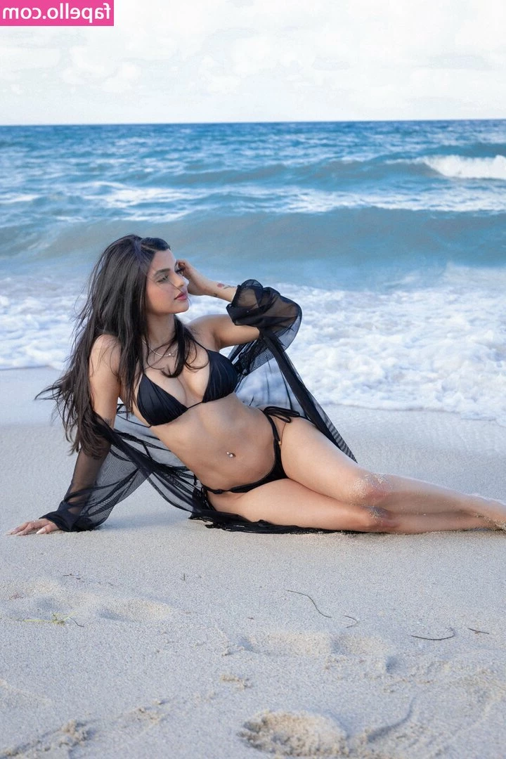 Valeria Carruyo [ valeria-carruyo ] - I tried fitting both Vector and Tyson in my Pussy but i sadly was