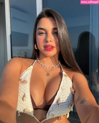 Valeria Carruyo [ valeria-carruyo ] - Do you like me in white!?😜