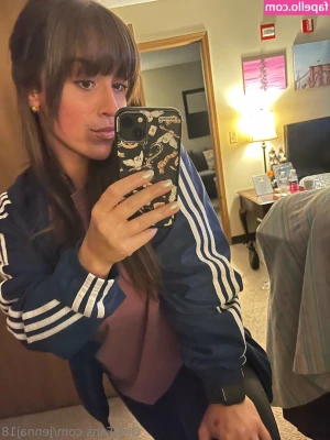 jennaj18 - Buenos pero que muy buenos días    Good but more good day