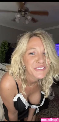 girl_nxt_door2021 [ girl-nxt-door2021 ] - Oral 💦 o meu preferido!  Tudo na água 💦 com você e pra você!