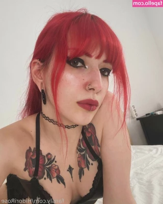 Onna Vee [ onna-vee ] - Acabando toda para vos   Cum cum