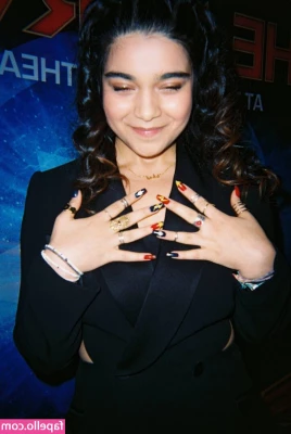 Iman Vellani [ iman-vellani ] - Don t worry   not even Beast Boy can resist grabbing these