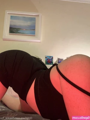 freckle_fox [ freckle-fox ] - Click for nip slip