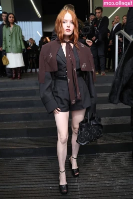 Ellie Bamber [ ellie-bamber ] - Can I get some help with this by chance