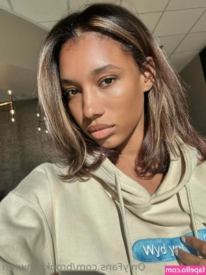 brookliynwren - Let me spread them for you!!😍🥰
