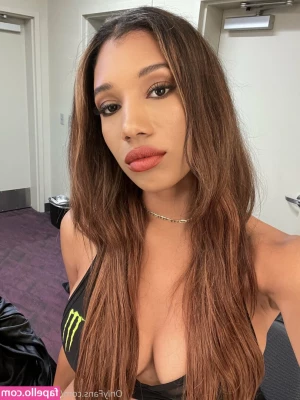 brookliynwren - Feeling a little naughty today…want to join me?😘