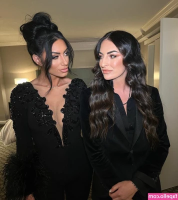 Sonya Deville [ sonya-deville ] - Thanksgiving   Realized I forgot to shave  tried using the shower
