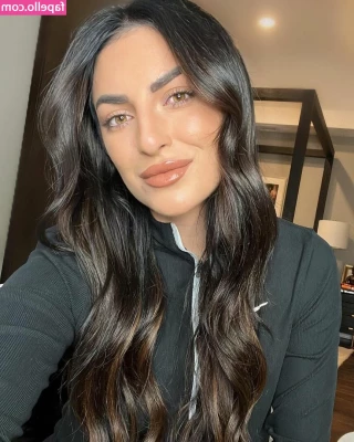 Sonya Deville [ sonya-deville ] - What would play with  Me or the PS5