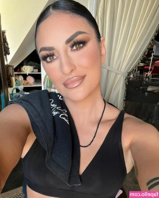 Sonya Deville [ sonya-deville ] - Desbloquea para ver fotos muy         Unlock to see photos very