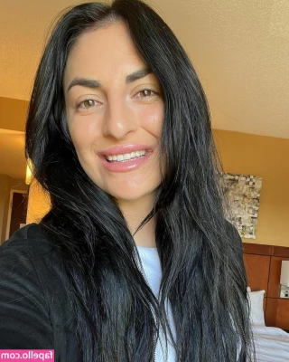 Sonya Deville [ sonya-deville ] - Nyt tarvis jotain sutinaa viikonloppuun