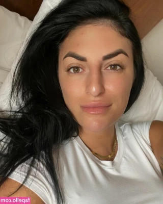 Sonya Deville [ sonya-deville ] - Worship my legs and feet with mules