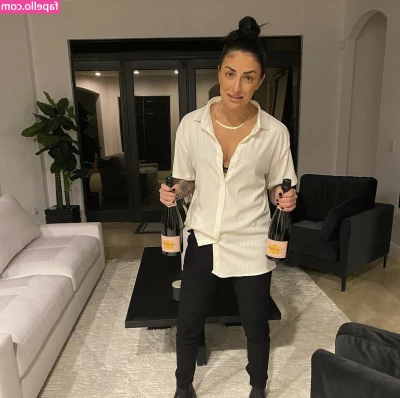 Sonya Deville [ sonya-deville ] - Bare faced