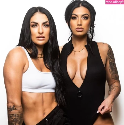Sonya Deville [ sonya-deville ] - Wrinkles in water