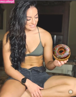 Sonya Deville [ sonya-deville ] - another day  another foot pic