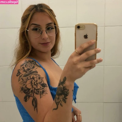 Lary Nascimento [ lary-nascimento ] - Our stuff is uploading. Still low energy for me. The days have been