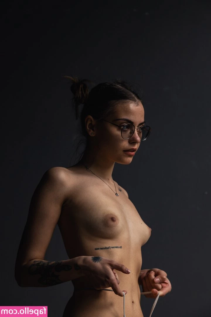 aelmiramirae - J ai envoyé un mega combo de vidéos à mes fans  Abonne-toi pour le