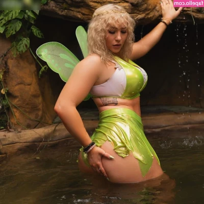 Nikkita Lyons [ nikkita-lyons ] - Tease or spank?
