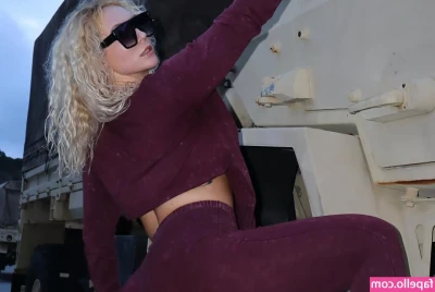 Nikkita Lyons [ nikkita-lyons ] - Unblurred version from insta haha