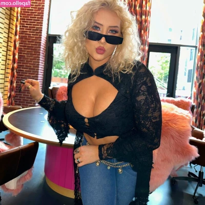 Nikkita Lyons [ nikkita-lyons ] - I wish all of my problems were as little as my boobs.