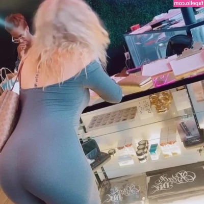 Nikkita Lyons [ nikkita-lyons ] - butt