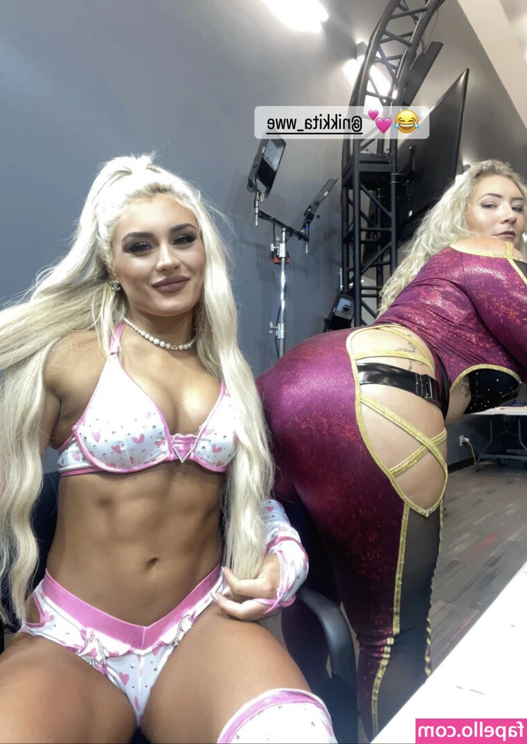 Nikkita Lyons [ nikkita-lyons ] - Hello friends 🔥 Tip me 25$ for full set of photos with tiny sexy