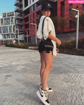 Sienna Labe [ sienna-labe ] - Need but in me