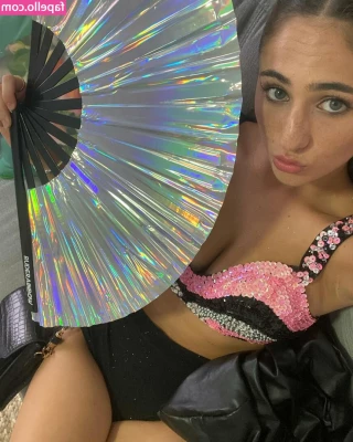 Alanah Tripi [ alanah-tripi ] - Boxing + feet