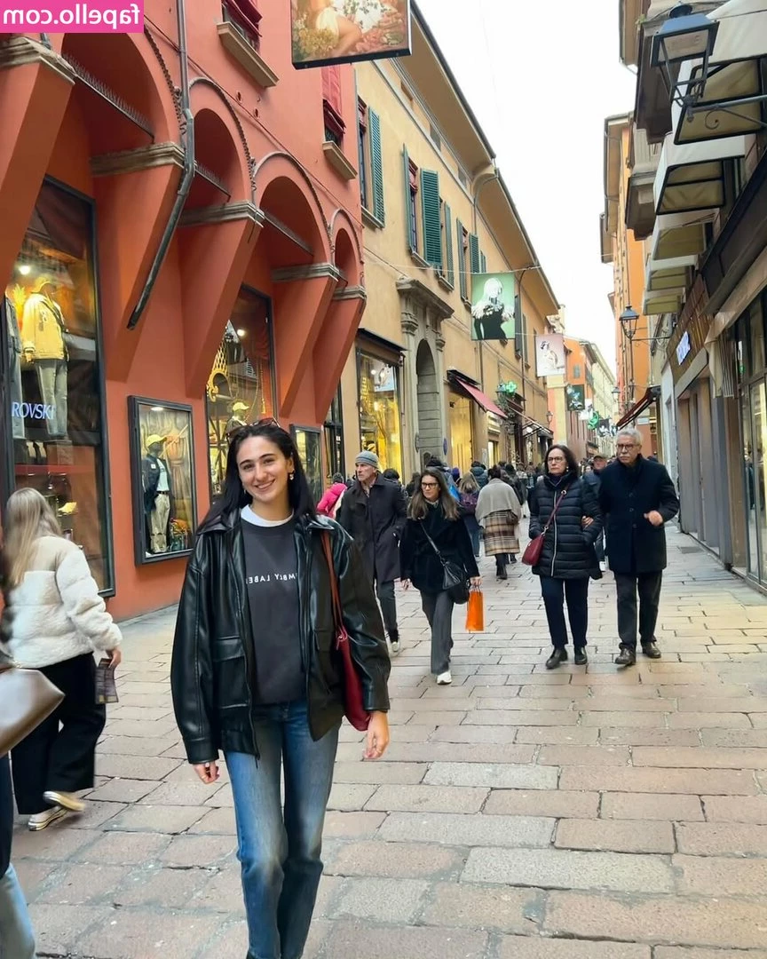 Alanah Tripi [ alanah-tripi ] - Vacation style baby…! 🏖️