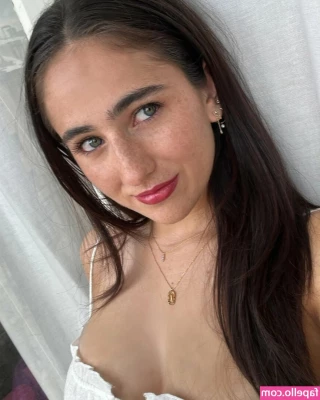 Alanah Tripi [ alanah-tripi ] - just imagine me wrapping my legs around your head while you eat me out