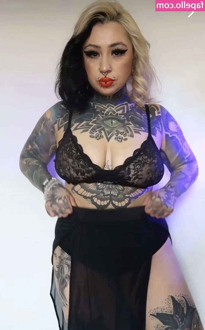 Verena Venus [ verena-venus ] - It’s perfect to get in 🥰